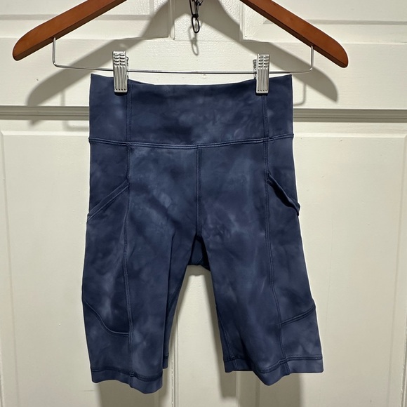 Lululemon High Rise Invigorate Biker Shorts EUC Size 2 - Picture 7 of 8